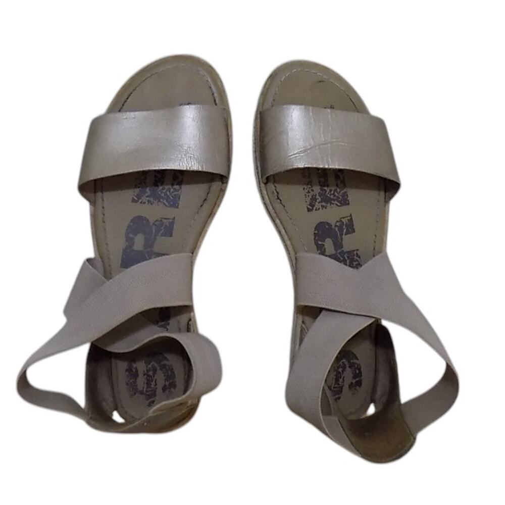 Sorel Sandal Women 6 Gold Ella‎ III Metallic Leather Summer Outdoor NL3202-204 - Picture 8 of 9